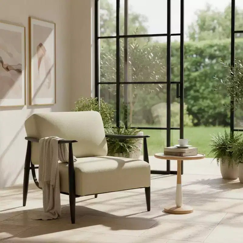 Fauteuil moderne de style médiéval