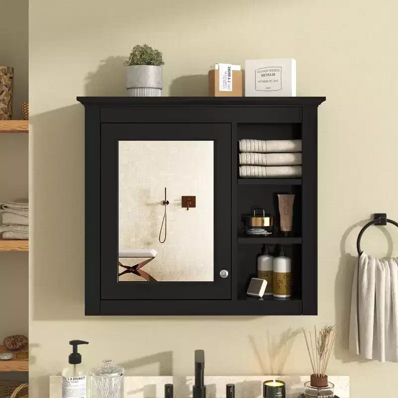 Avec miroir et étagères ouvertes