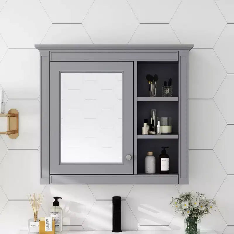 Avec miroir et étagères ouvertes