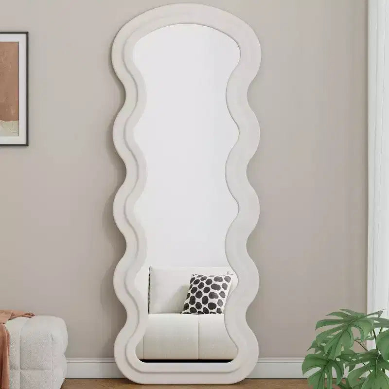 Miroir en pied avec cadre en bois
