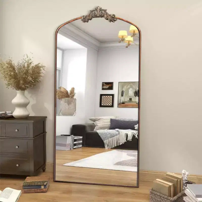 Miroir incurvé pleine longueur