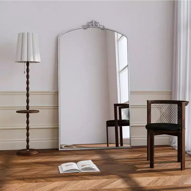 Miroir incurvé pleine longueur
