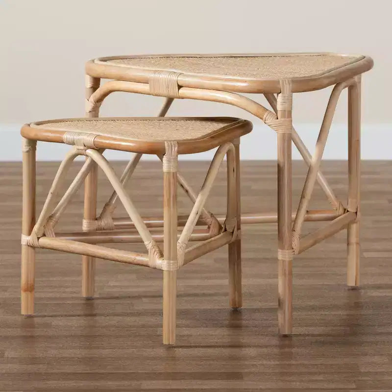 Table gigogne triangulaire artisanale indonésienne