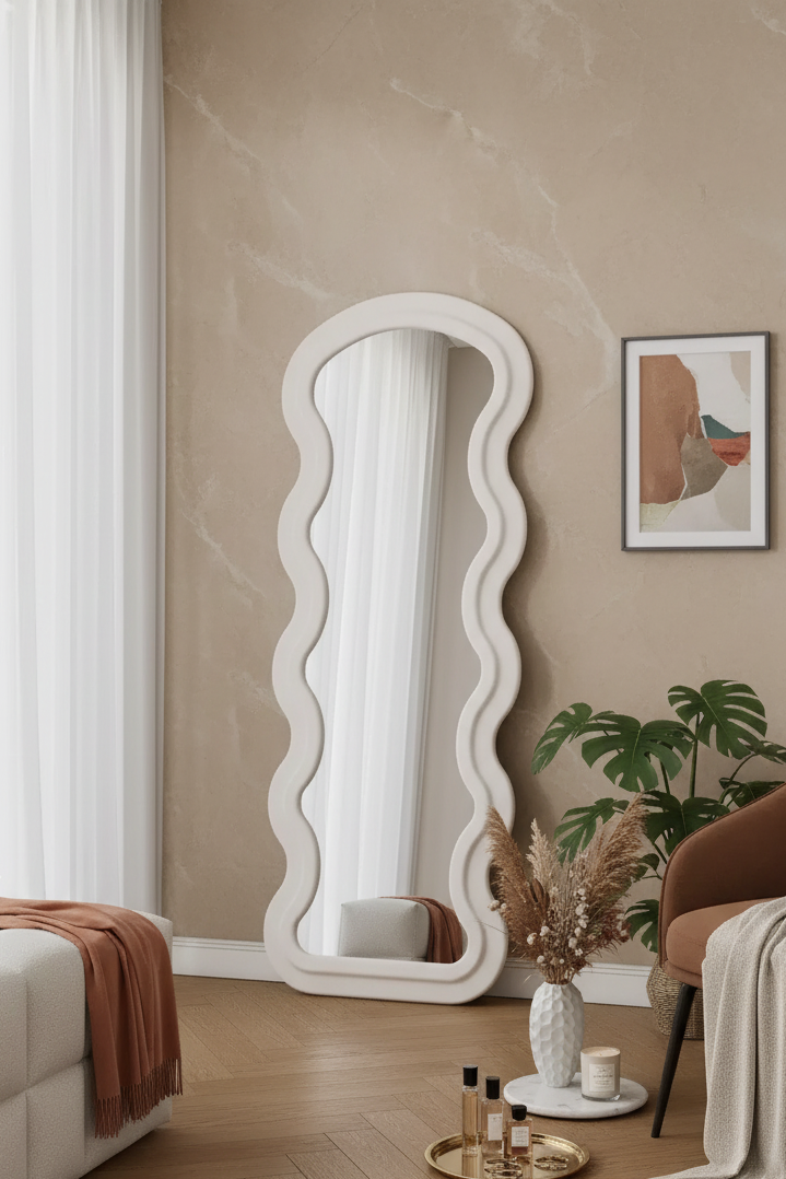 Miroir en pied avec cadre en bois
